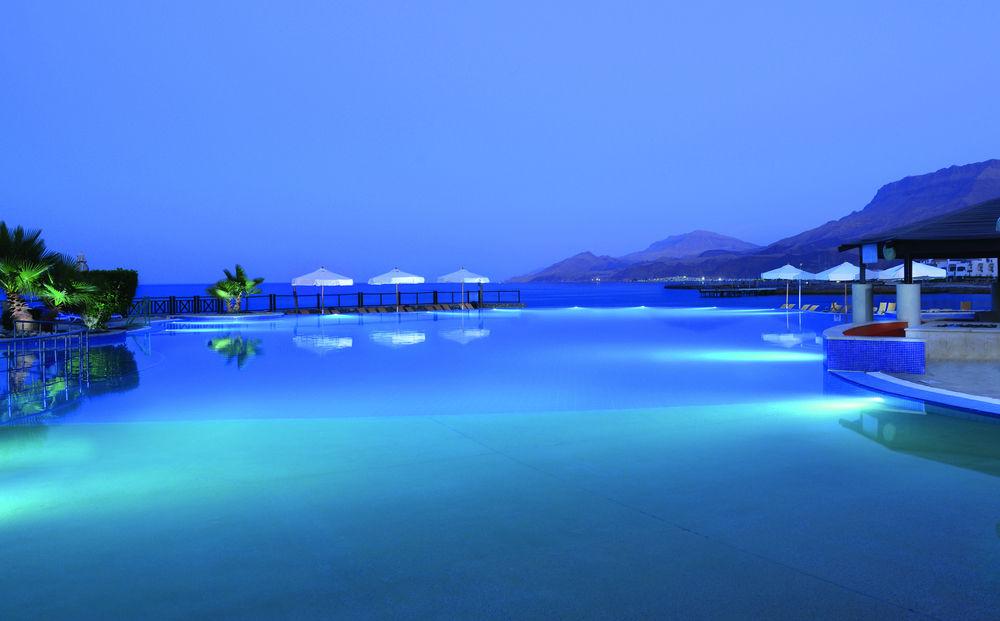 Moevenpick Resort El Sokhna Ain Sukhna Buitenkant foto The pool at the resort