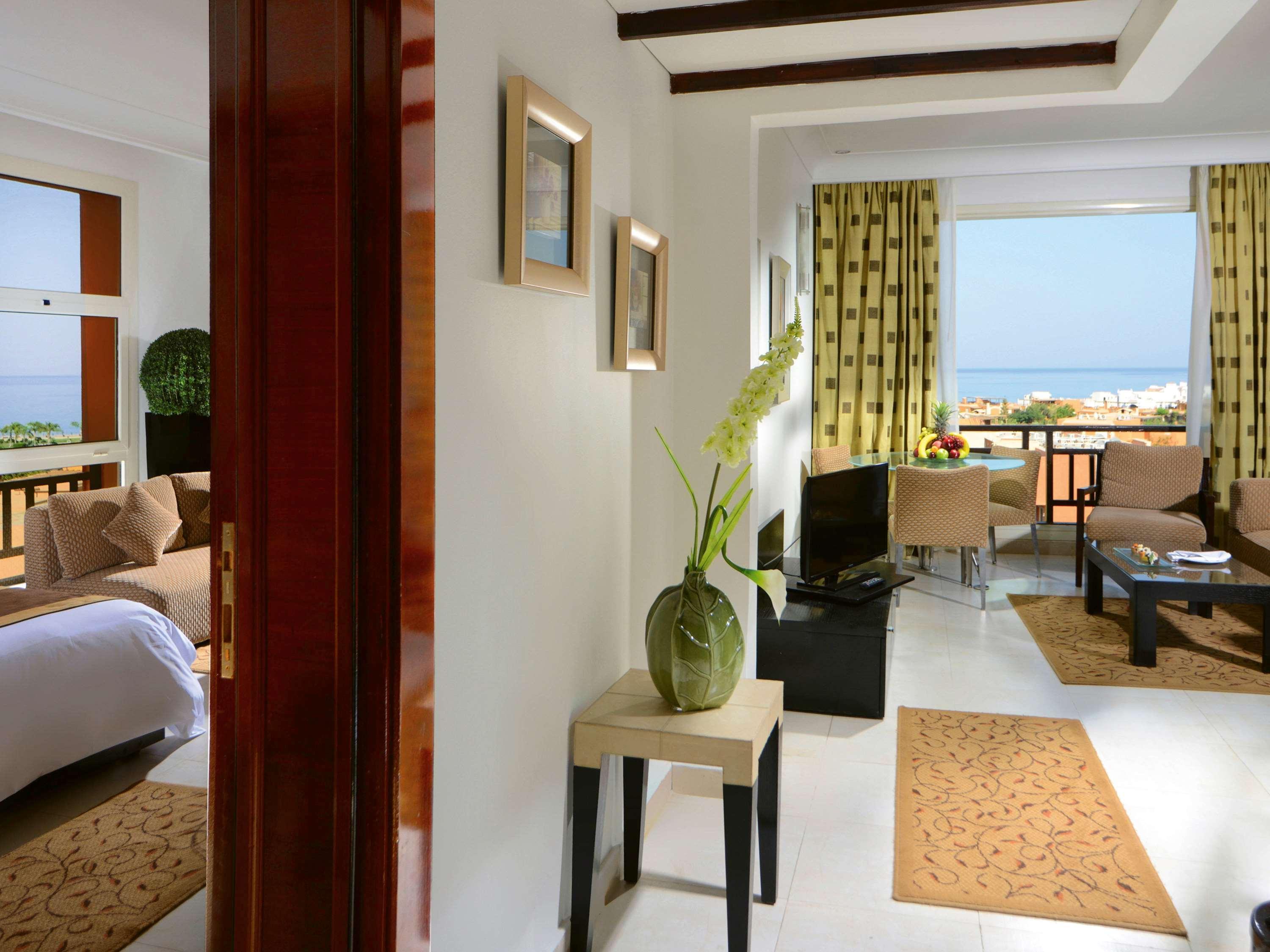 Moevenpick Resort El Sokhna Ain Sukhna Buitenkant foto Suite