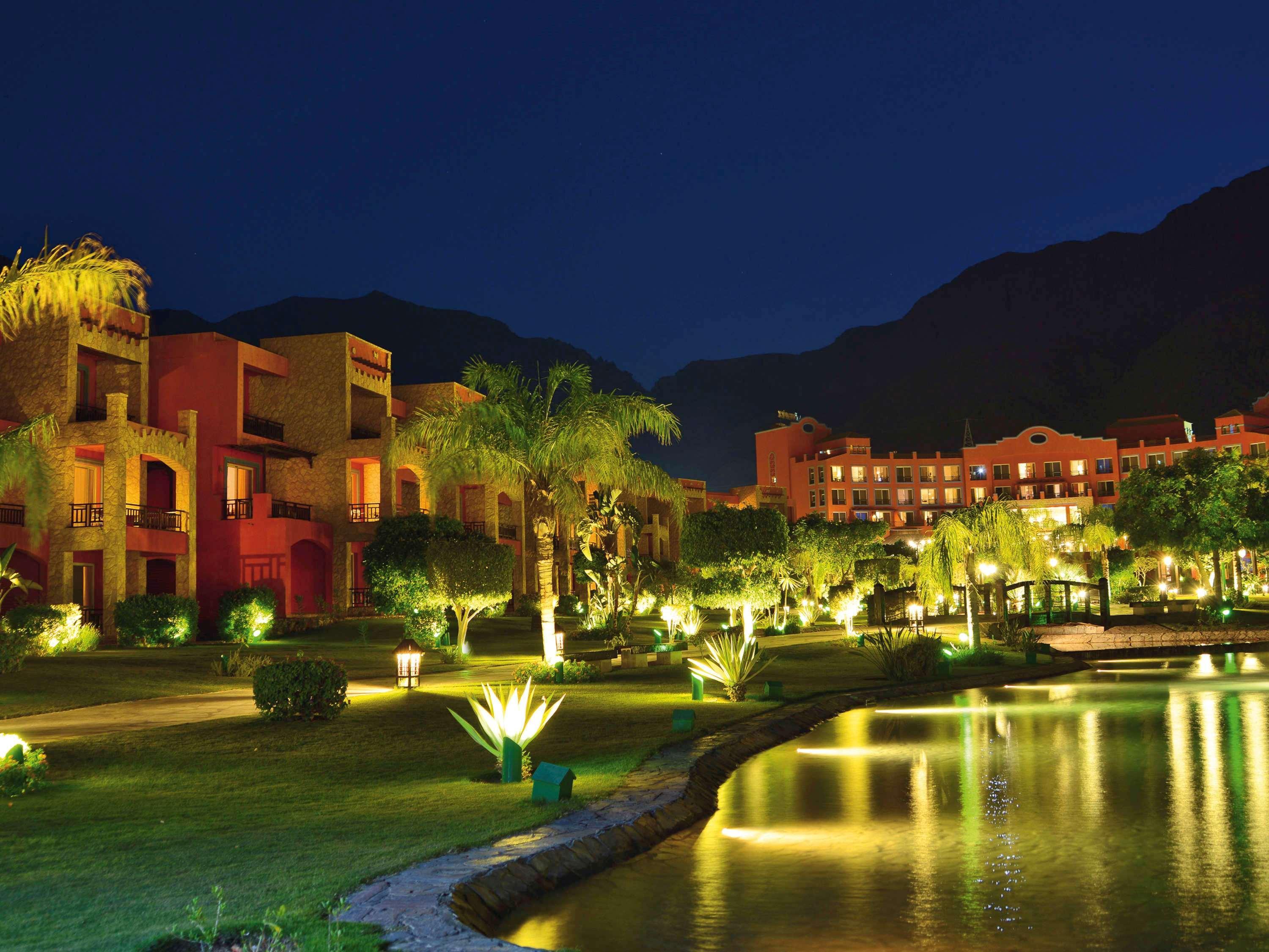 Moevenpick Resort El Sokhna Ain Sukhna Buitenkant foto Mardan Palace