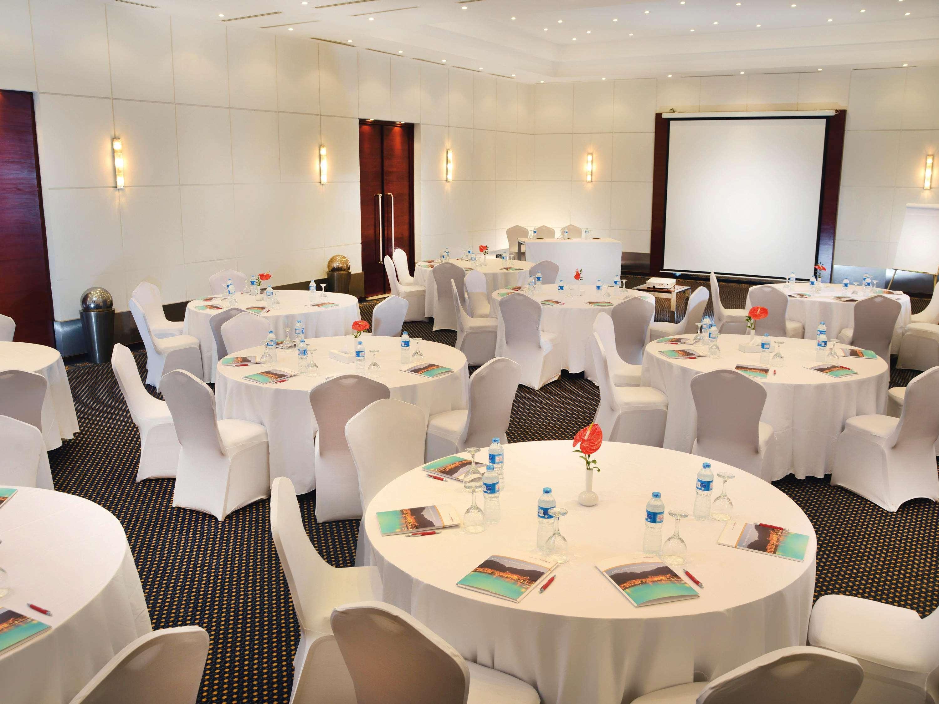 Moevenpick Resort El Sokhna Ain Sukhna Buitenkant foto The ballroom at the hotel