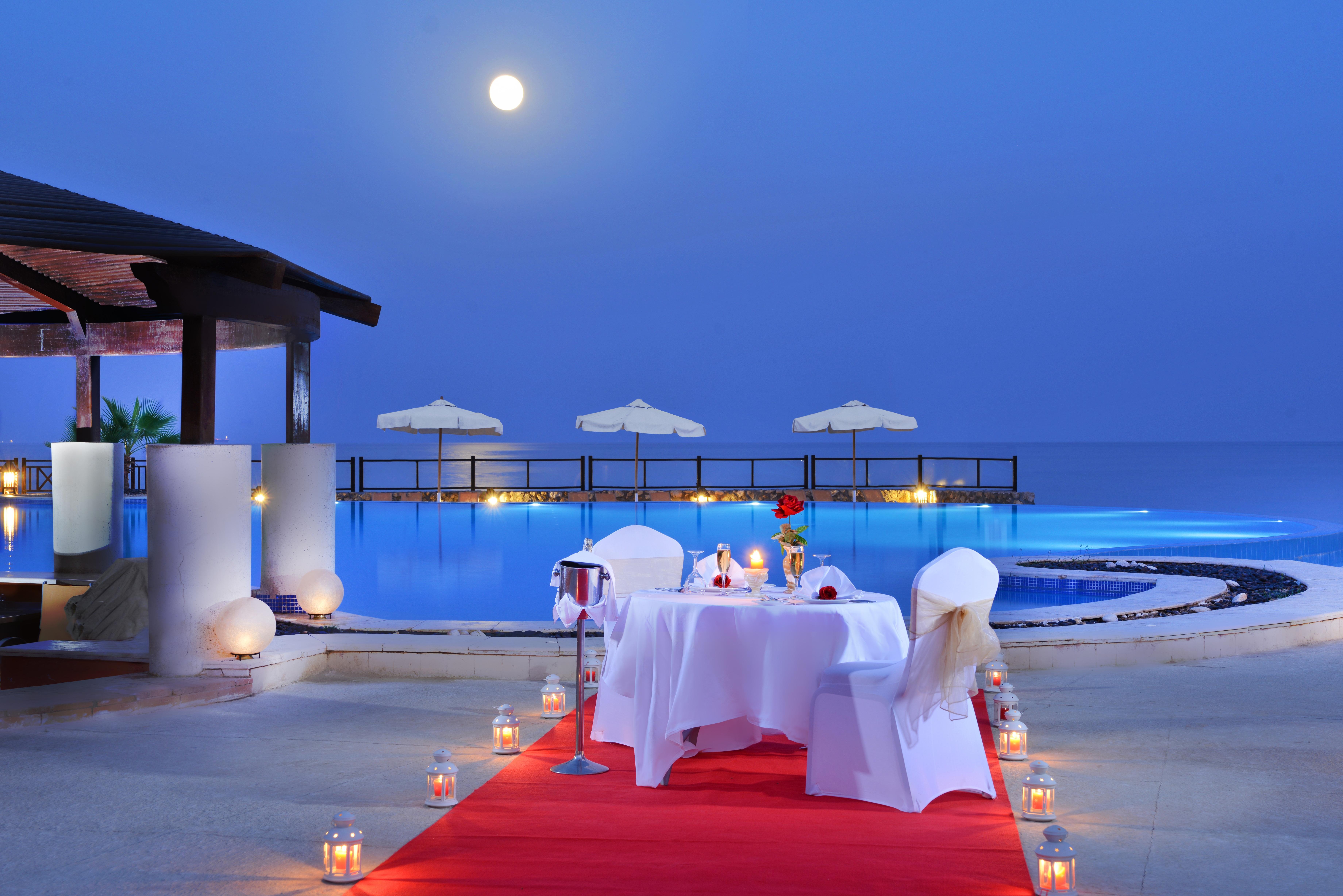 Moevenpick Resort El Sokhna Ain Sukhna Buitenkant foto The pool at the hotel