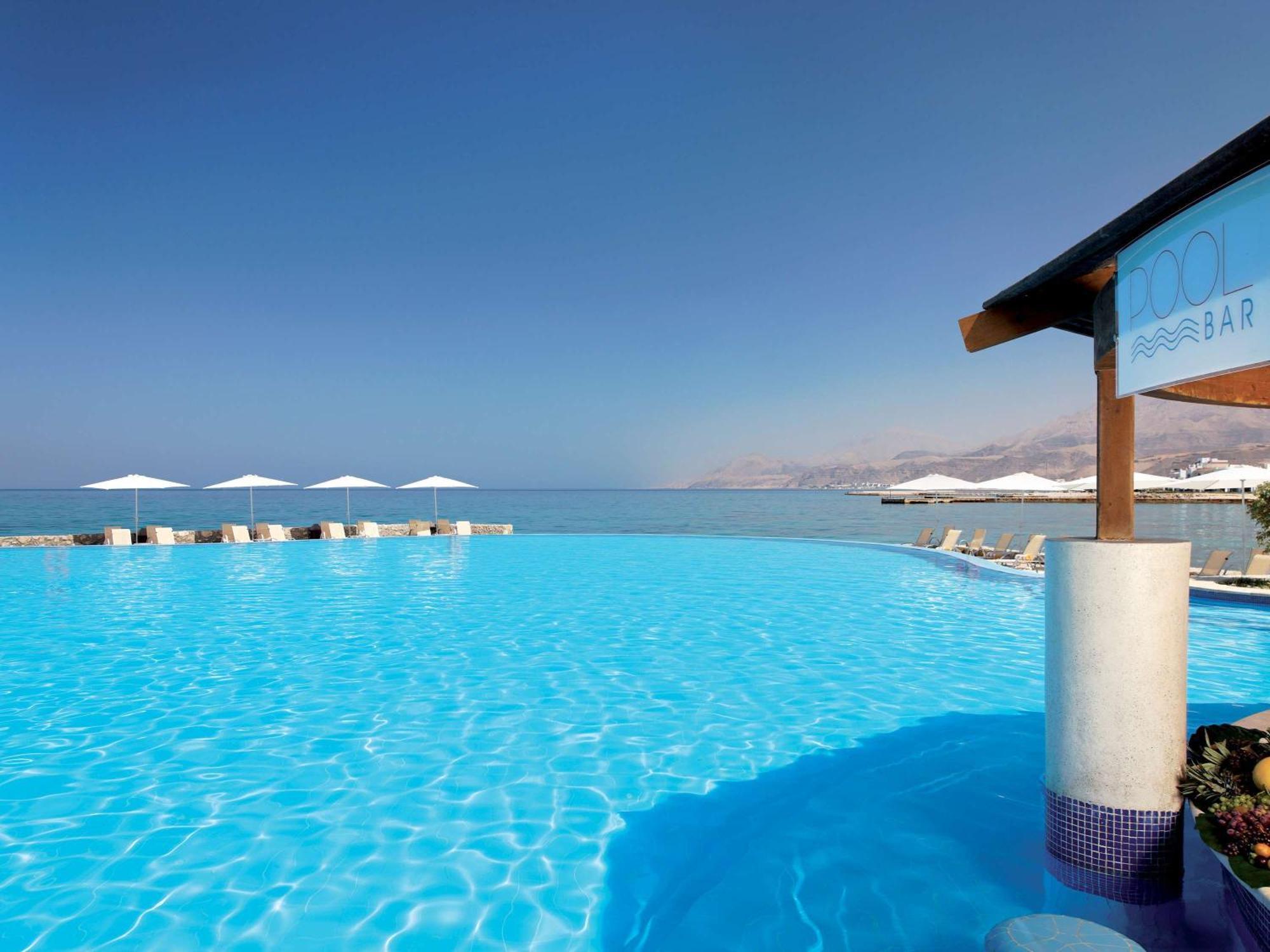 Moevenpick Resort El Sokhna Ain Sukhna Buitenkant foto Infinity pool at the resort