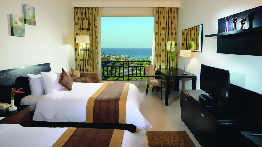 Moevenpick Resort El Sokhna Ain Sukhna Buitenkant foto A room at the Hilton Sharm El Sheikh