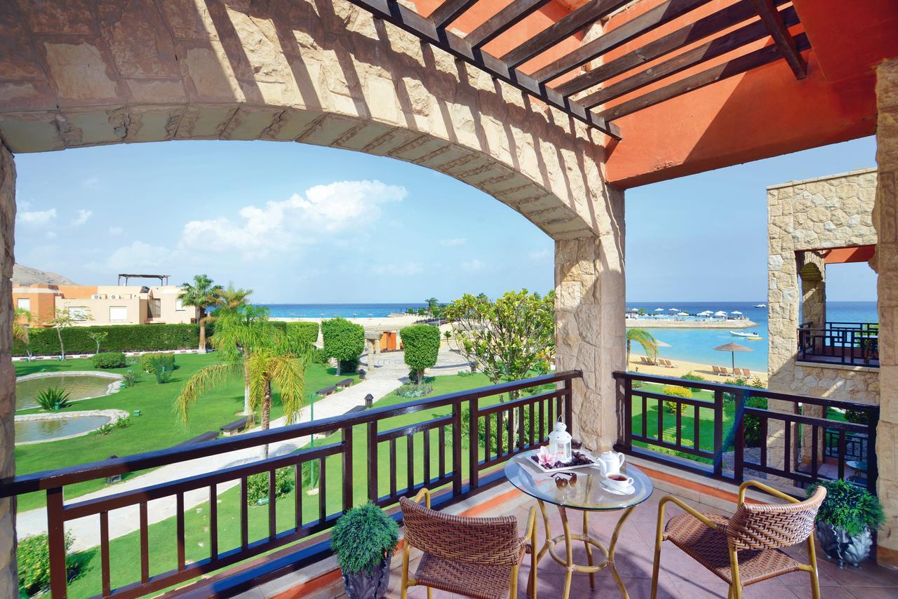 Moevenpick Resort El Sokhna Ain Sukhna Buitenkant foto View from a balcony